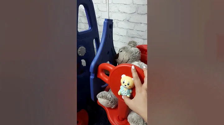 Детский комплекс с горкой и качелей машинка