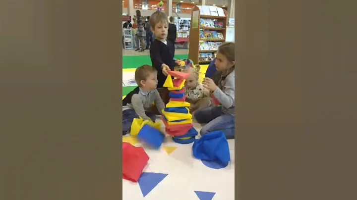 Подвижная обучающая игра VAY TOY "Форма цвет размер".